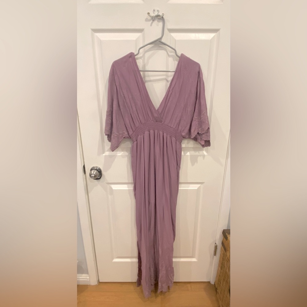 Maxi dress with beautiful lace detail